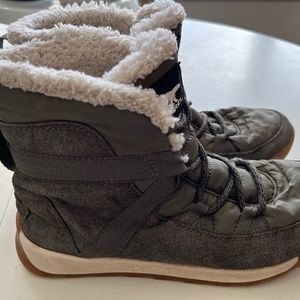 Sorel Whitney Boots Size 7.5